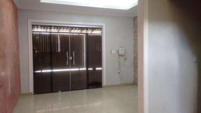 Casa a venda em Samambaia 4 quartos porcelanato reformada desocupada aceita financiamento - Foto 14