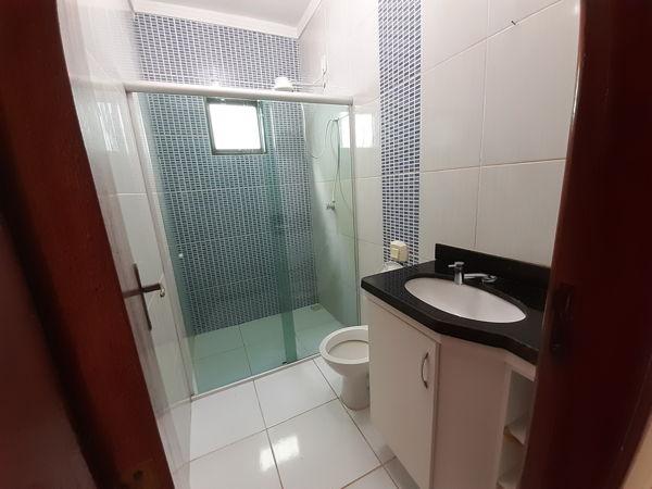 Casa com 3 quartos - Bairro Jardim dos Ipês em Anápolis - Foto 4