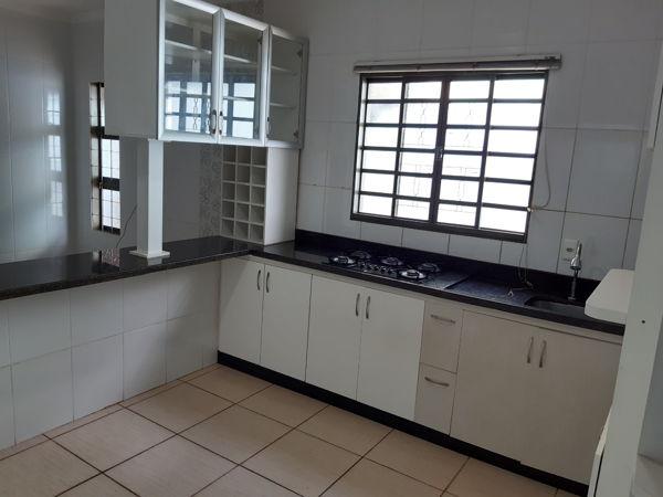 Casa com 3 quartos - Bairro Jardim dos Ipês em Anápolis