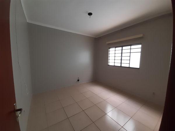 Casa com 3 quartos - Bairro Jardim dos Ipês em Anápolis - Foto 12