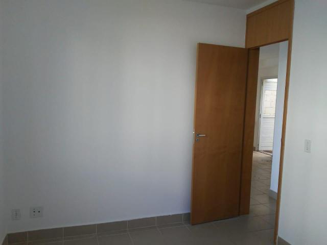 Aluga se ap 2/4 sala cozinha área de serviço - Foto 3