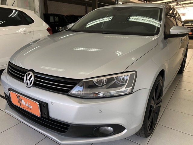 VW -JETTA COMFORTLINE 2.0 AUT 2011