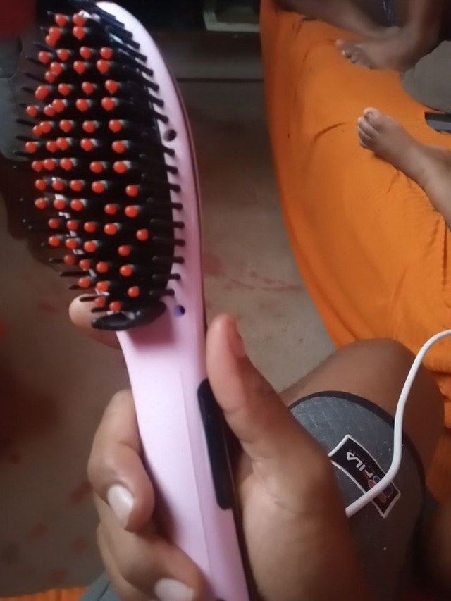 Escova de alizar cabelo - Foto 2