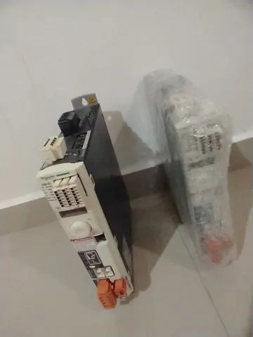 Servo drive lexium 32 trifásico 208 vca a 480 vca 1.8 kw. - Foto 2