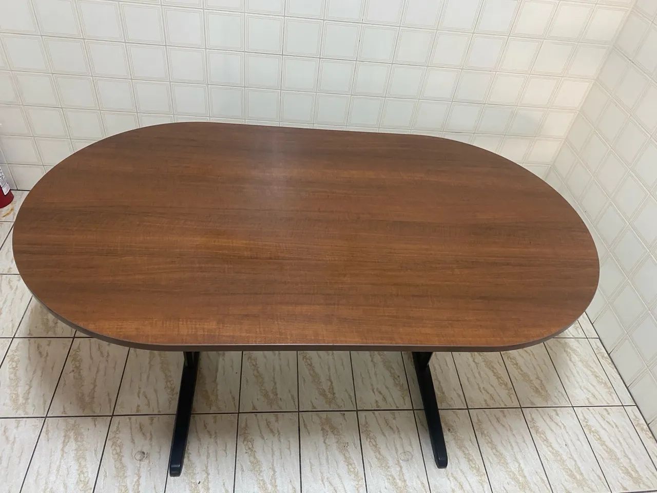 Mesa de jantar oval em madeira maciça - Foto 4