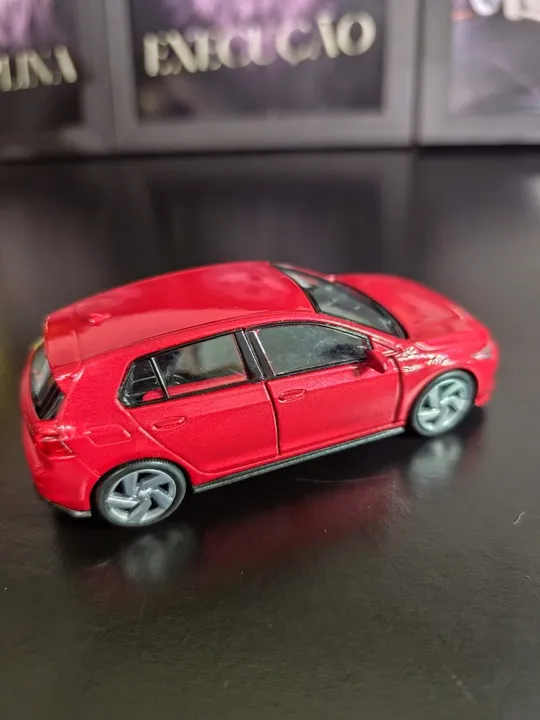 Miniatura Golf 8 GTi Welly 1:36 Metal e Fricção Vermelho
