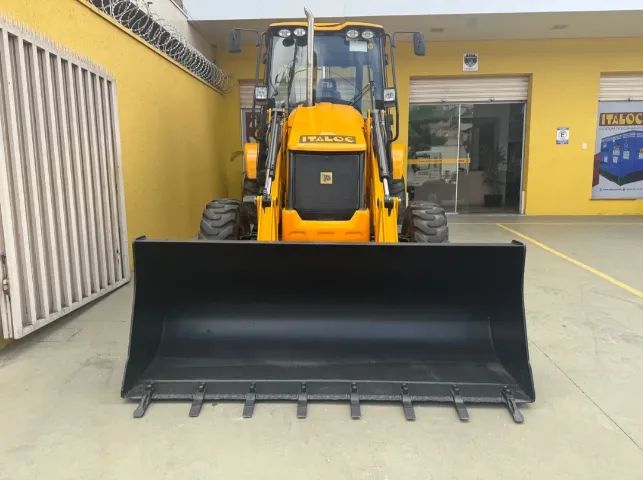 Retroescavadeira JCB 4X4 3CX 2020 - Foto 2