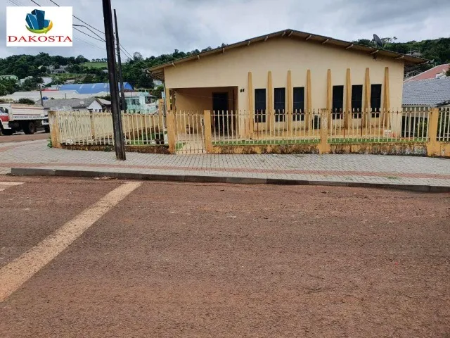 Maravilhosa Casa em Terreno de Esquina no Centro