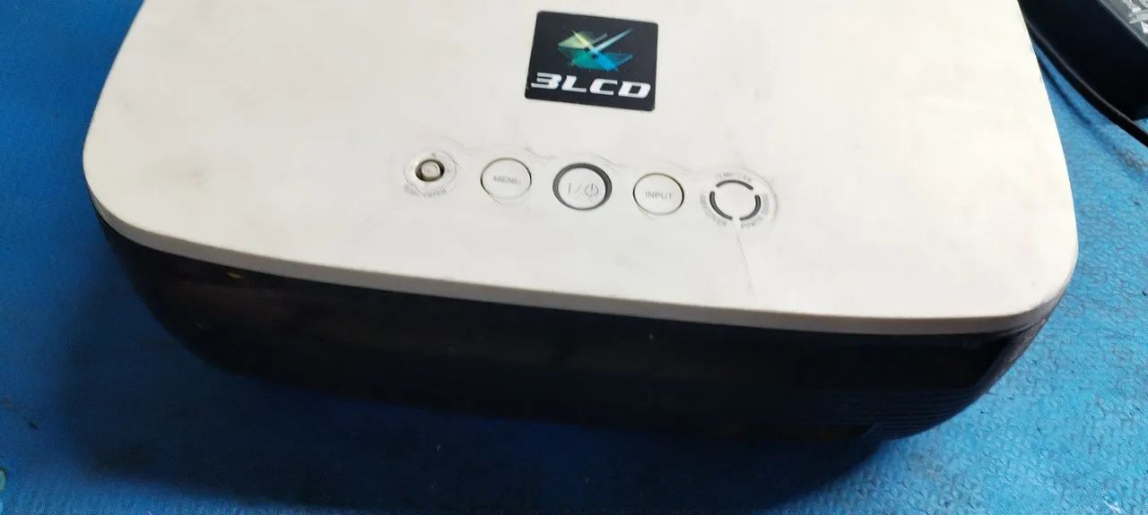 Projetor 3LCD Usado
