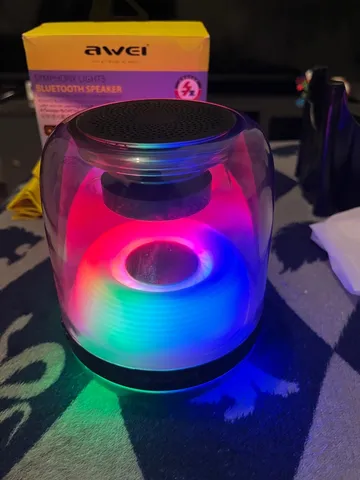 Awei Y386 caixa de som bluetooth portátil ao ar livre Bluetooth 5.1 alto-falante luzes RGB
