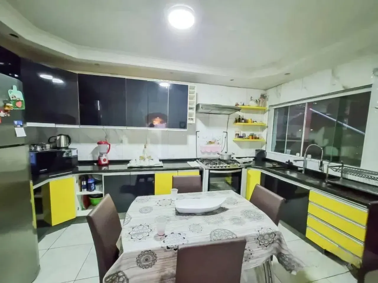 Sobrado de 3 dormitórios com churrasqueira no Jardim D'Abril, Osasco