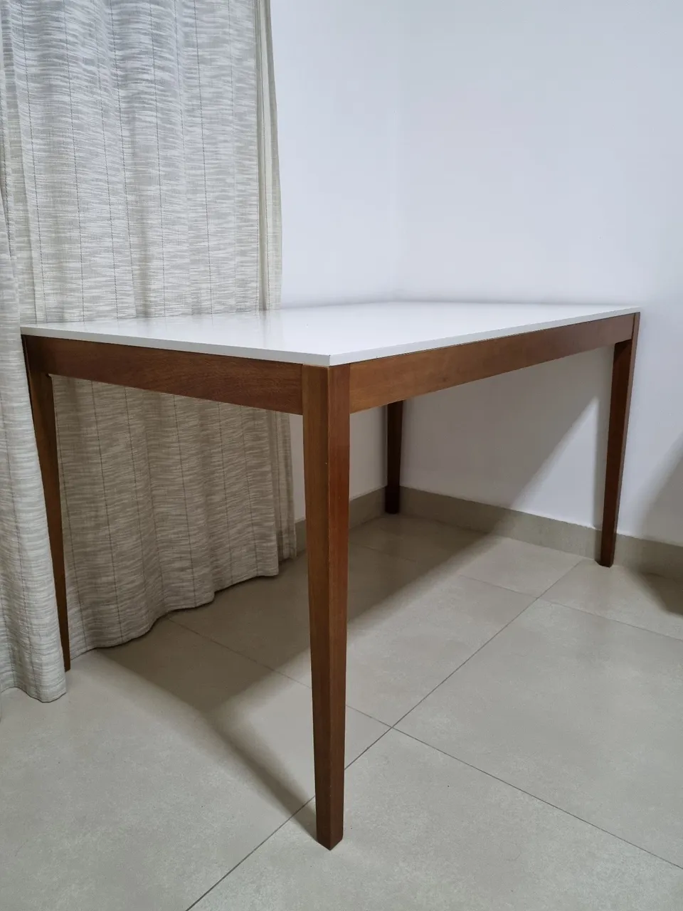 Mesa de Jantar e cadeiras wood
