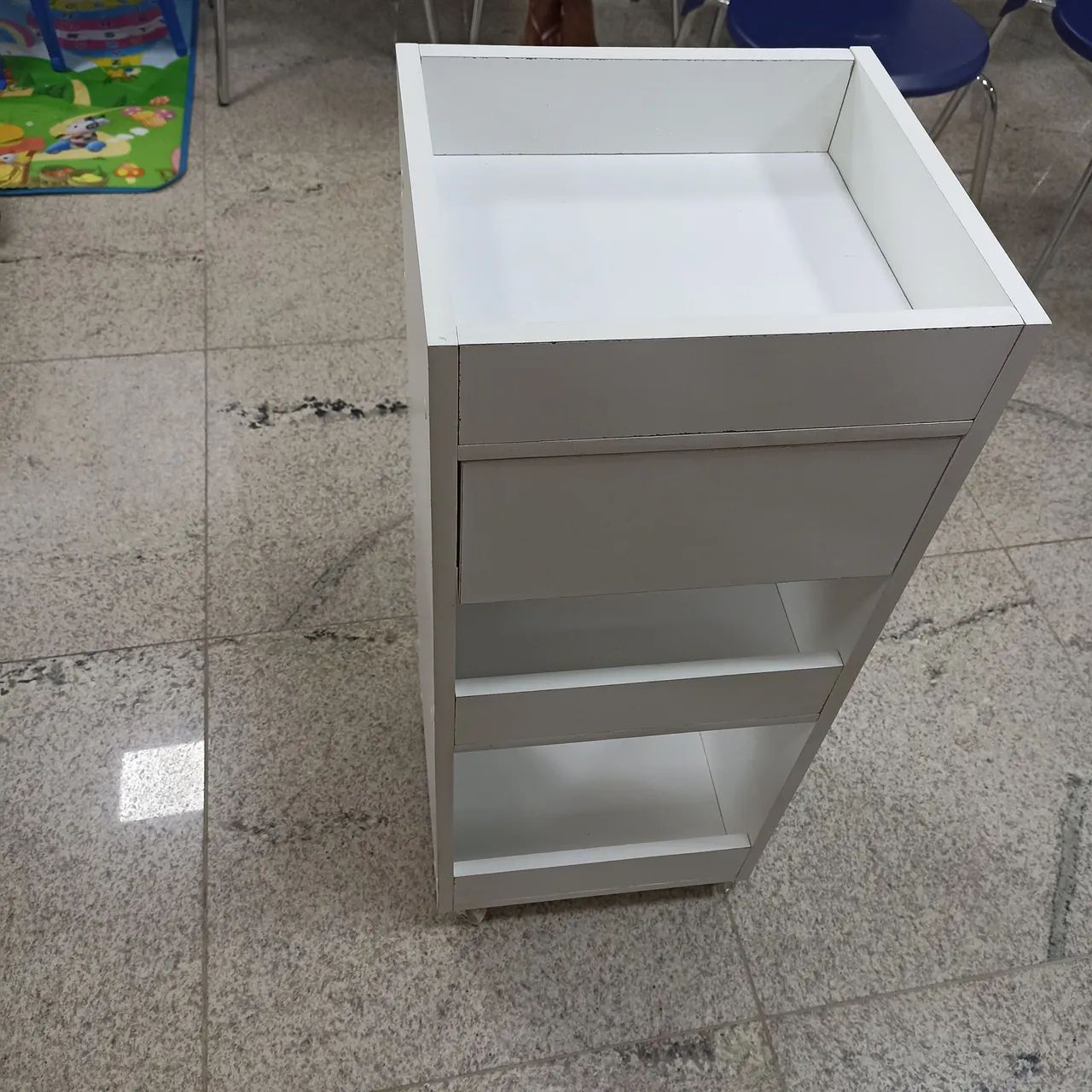 Carrinho auxiliar com gaveta  - Foto 2
