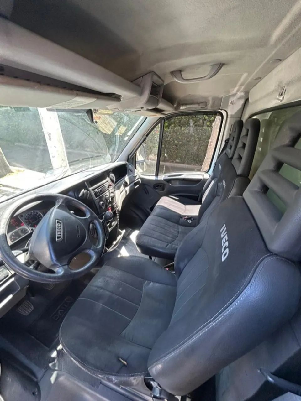 Iveco Daily 35S14 - 2014 - Motor Novo - Foto 9