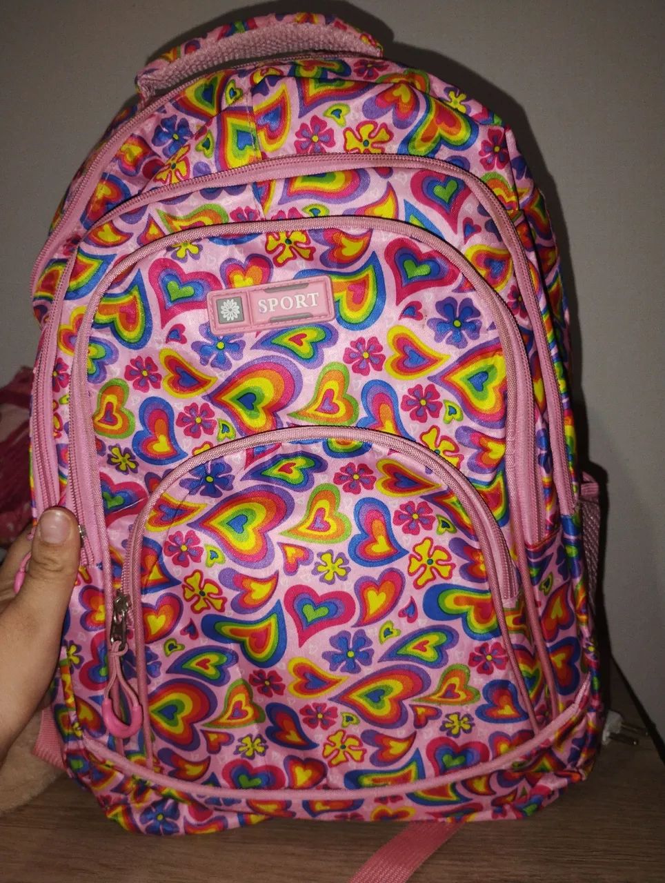 Mochila Escolar Colorida e Cheia de Estilo