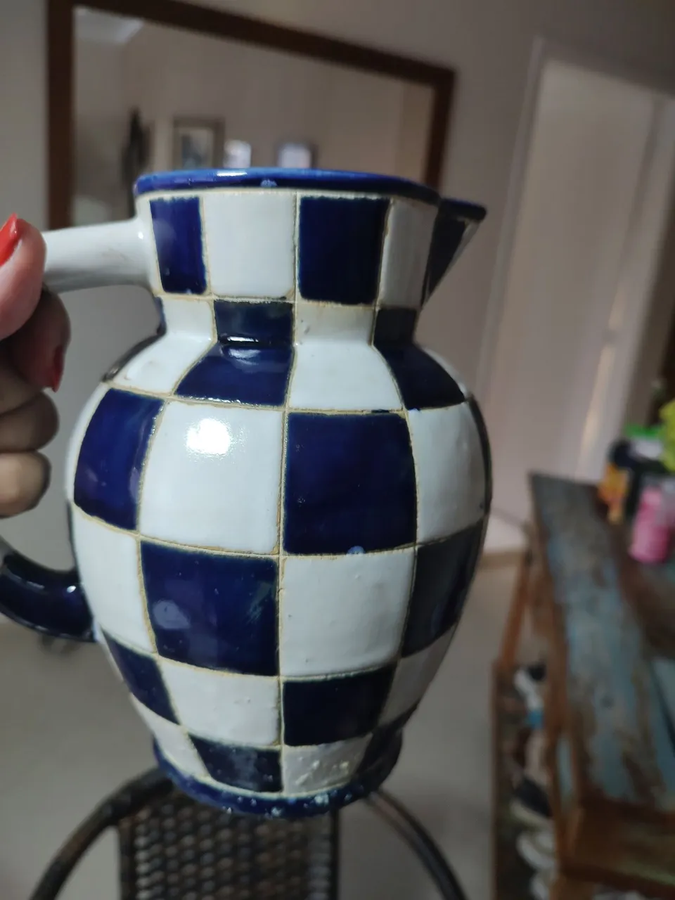 Jarra Decorativa Xadrez Azul e Branco