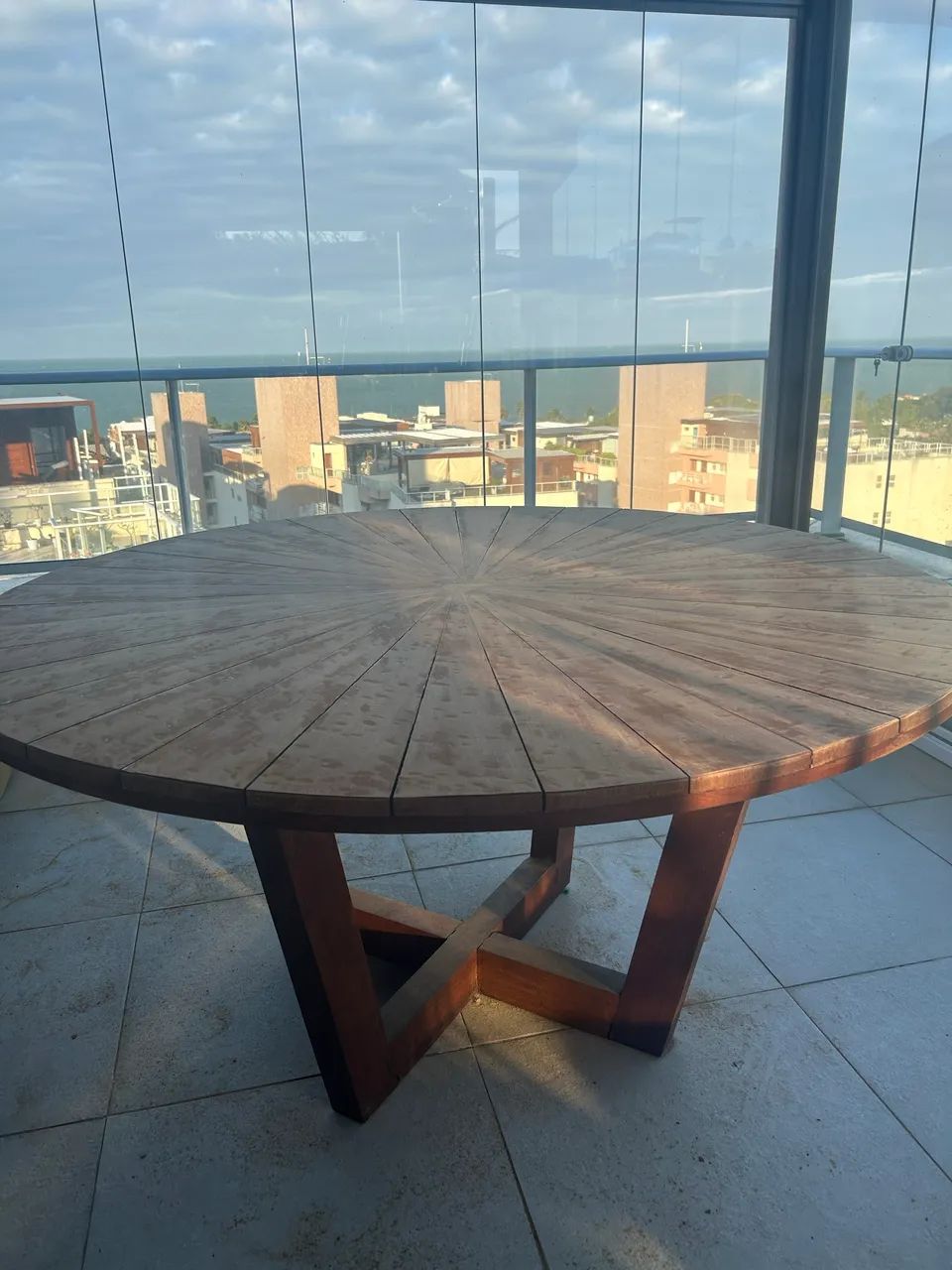 Revitalize sua mesa de madeira antiga ou até mesmo personalize ela