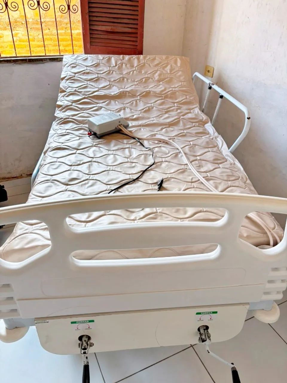 CAMA HOSPITALAR ARTICULADA COM COLCHÃO ANTI ESCARAS - Foto 3
