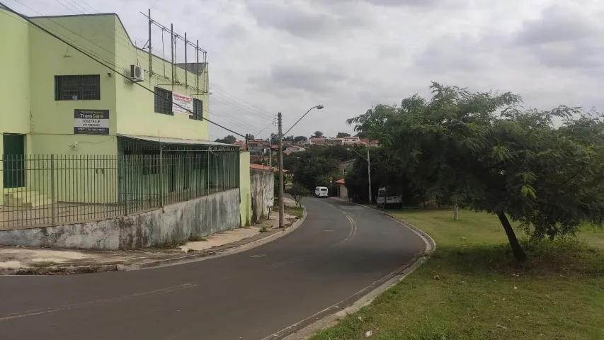 Salas comerciais em frente a rodovia 101 no Parque Santa Barbara