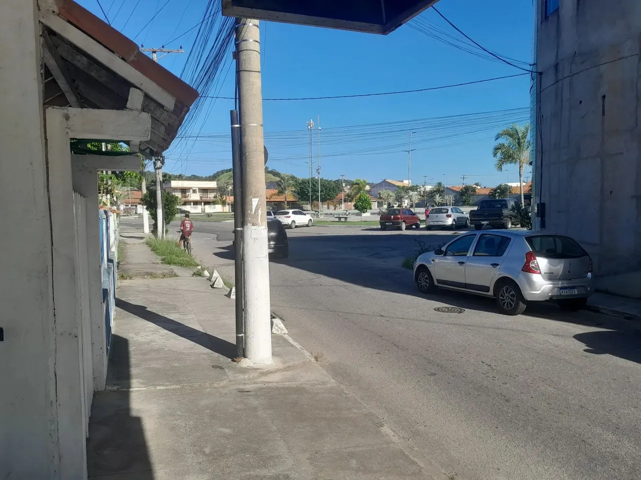 Alugo loja junto a praça da Estação em Iguaba Grande