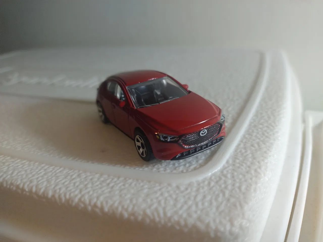 Matxhbox Mazda 3 Vermelho Novo Loose - Foto 3