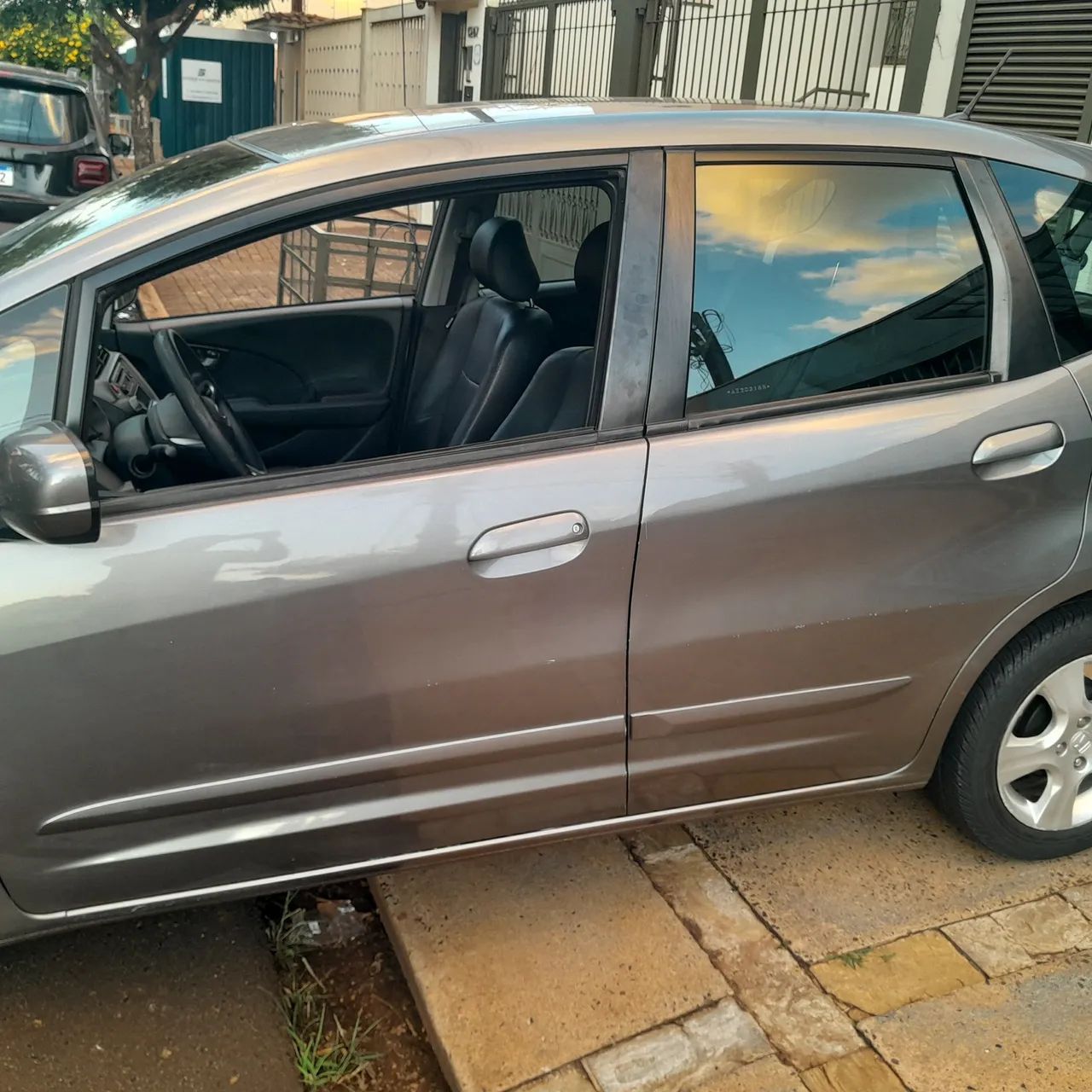 Honda fit. Leia anúncio - Foto 2