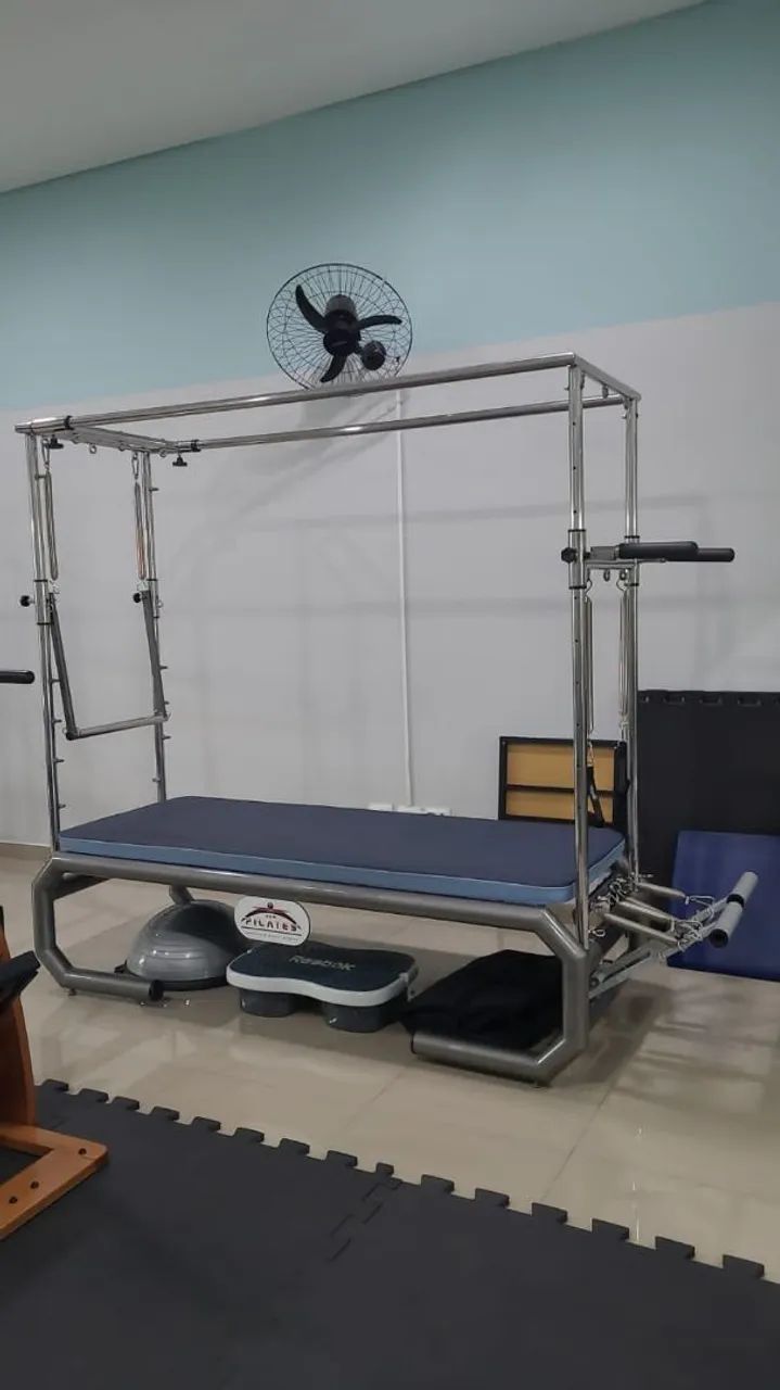 Aparelho de Pilates Cadillac 