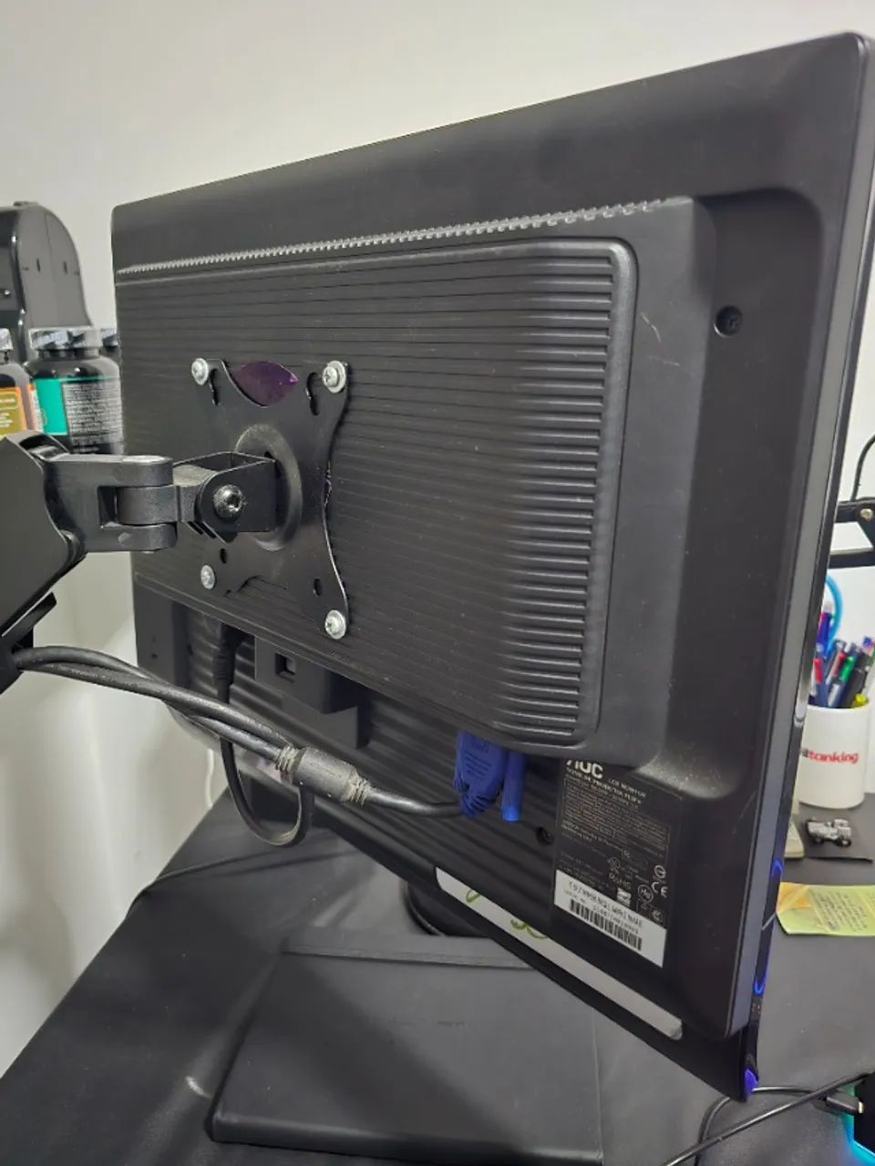 Monitor AOC tela LCD 19.5 pol TELA ESBRANQUIÇADA.