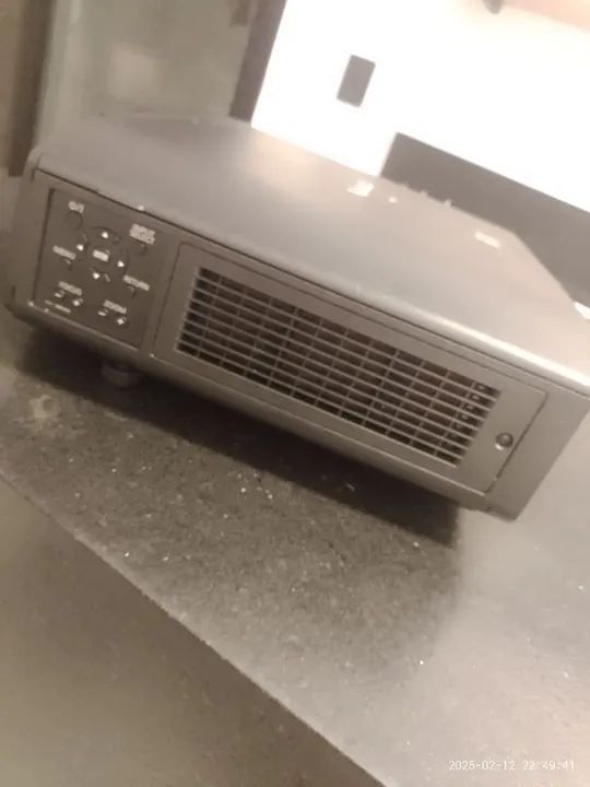 Projetor Panasonic PTAe 7000 - Foto 4