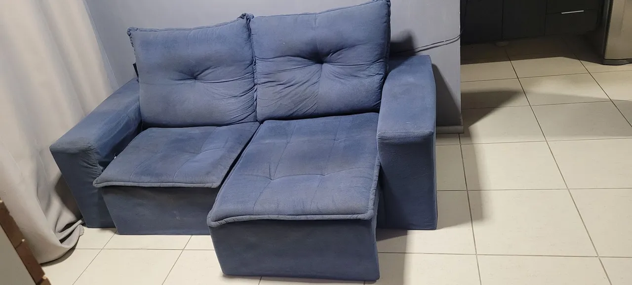 Sofá Azul Confortável e Moderno