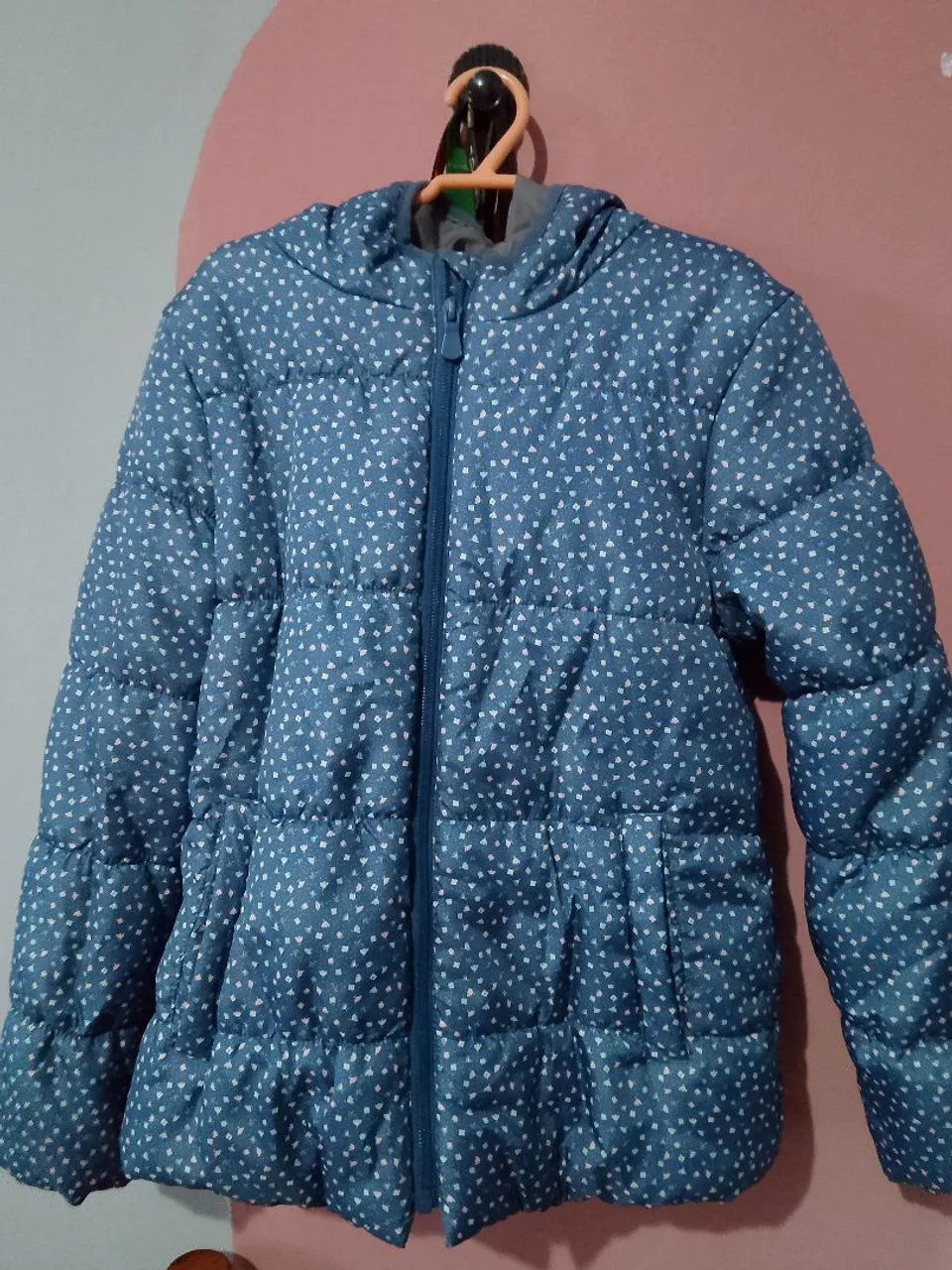 Casaco Infantil Azul com Estampa de Corações