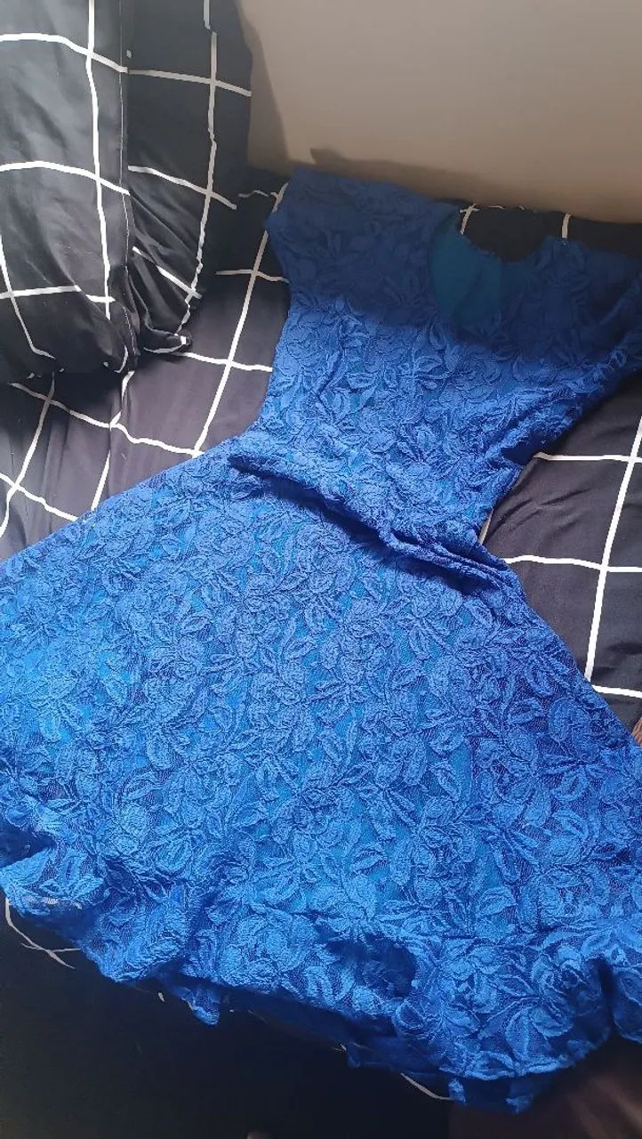 Vestido azul de renda 