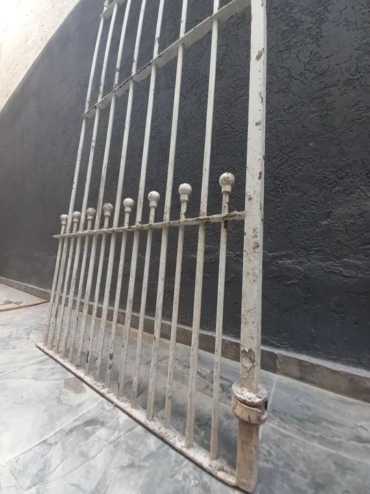 Portão grade de Ferro Branco 88cm X  1,97 - Foto 5