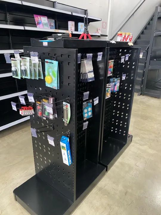 Gôndolas e prateleiras para comércio - Foto 2