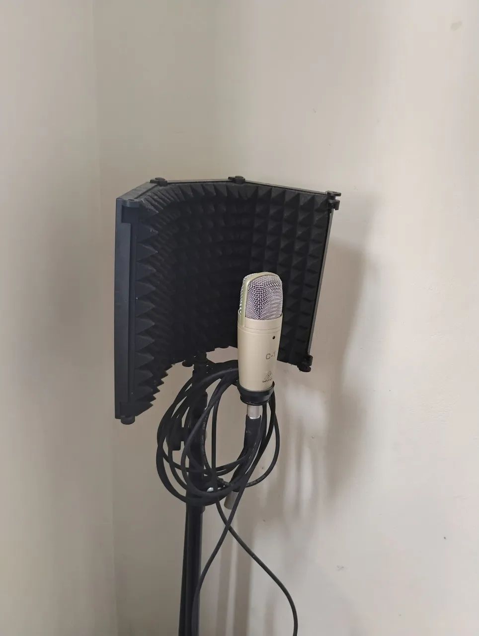 Microfone Behringer C-1 com acessórios  - Foto 3