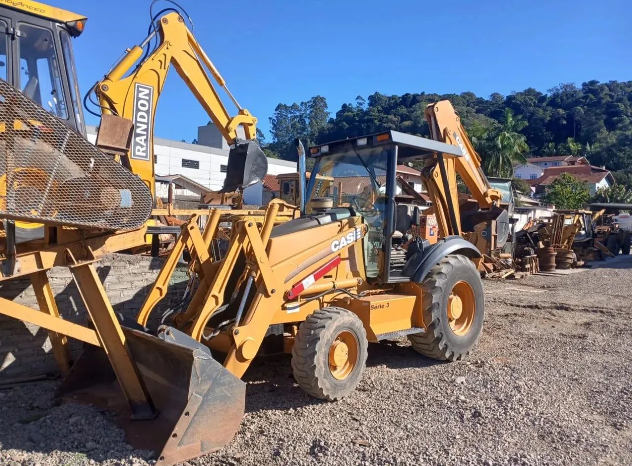 Retroescavadeira Case 580M 2011