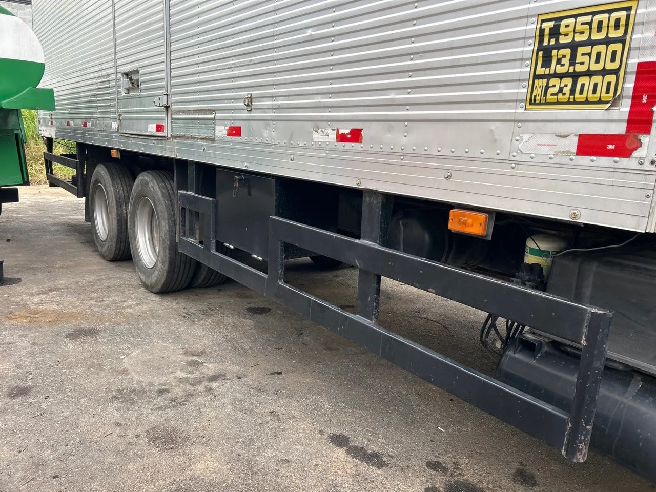 Baú Alumínio Carga Seca Carbus 08 Metros - Foto 8