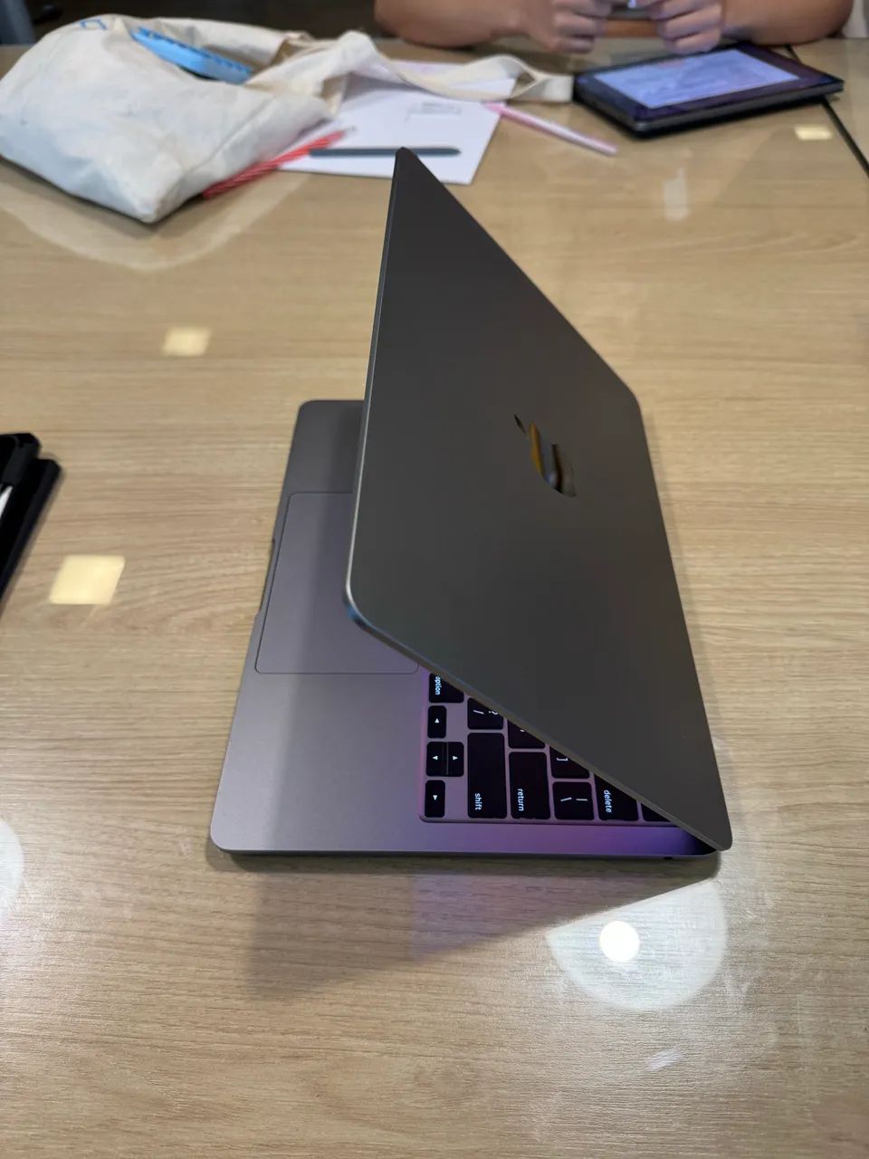 MacBook Air (M3), 13.6インチ,16GB, 256GB Macbook Air M3 2024 16GB