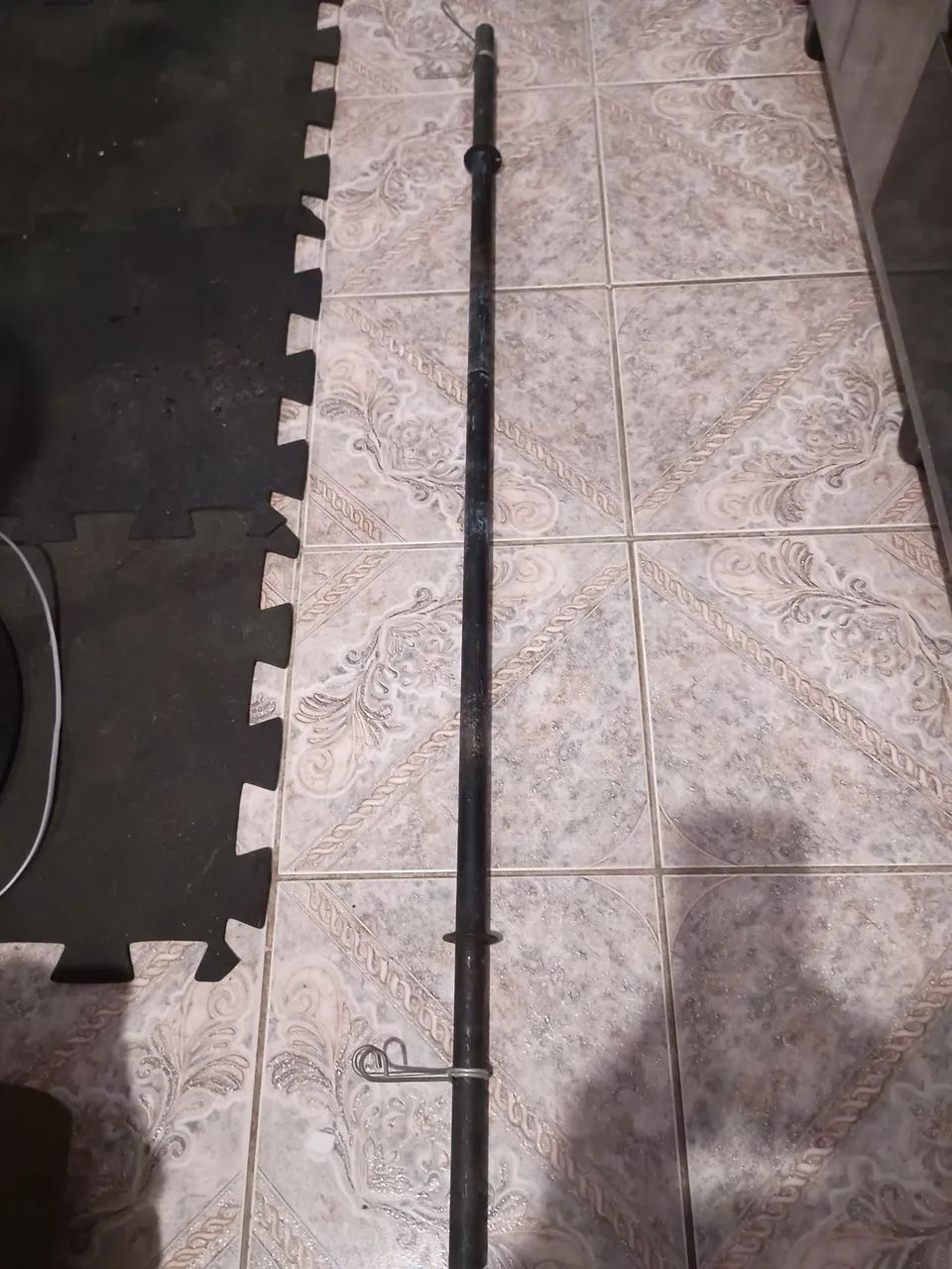 Barra de Musculação maciça com duas presilhas  - Foto 4