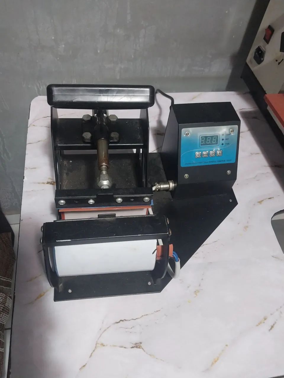 Prensa térmica para canecas