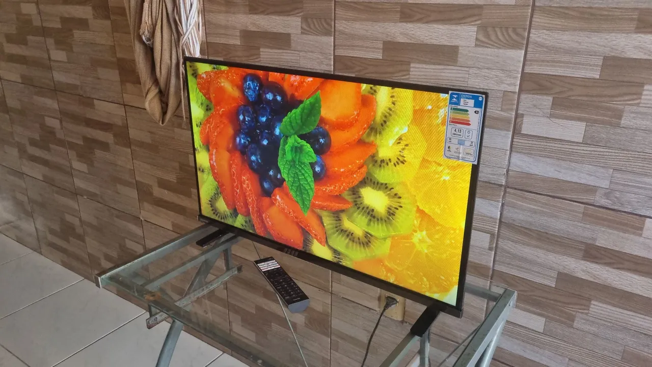 TV SMART E ANDROID 4K NOVINHA ACEITO CARTÃO E ENTREGO