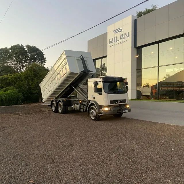 VOLVO VM 330 6X4 ROLLON OFF CAÇAMBA AGRICOLA - Foto 5