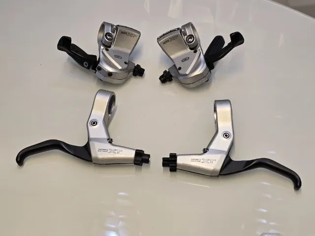 Par trocador integrado Shimano Deore XT ST-M750 (perfeito