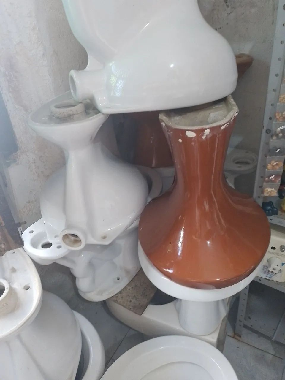 Vaso sanitário normal  40$ vaso sanitário acoplado  50$ SEM CAIXA. - Foto 2