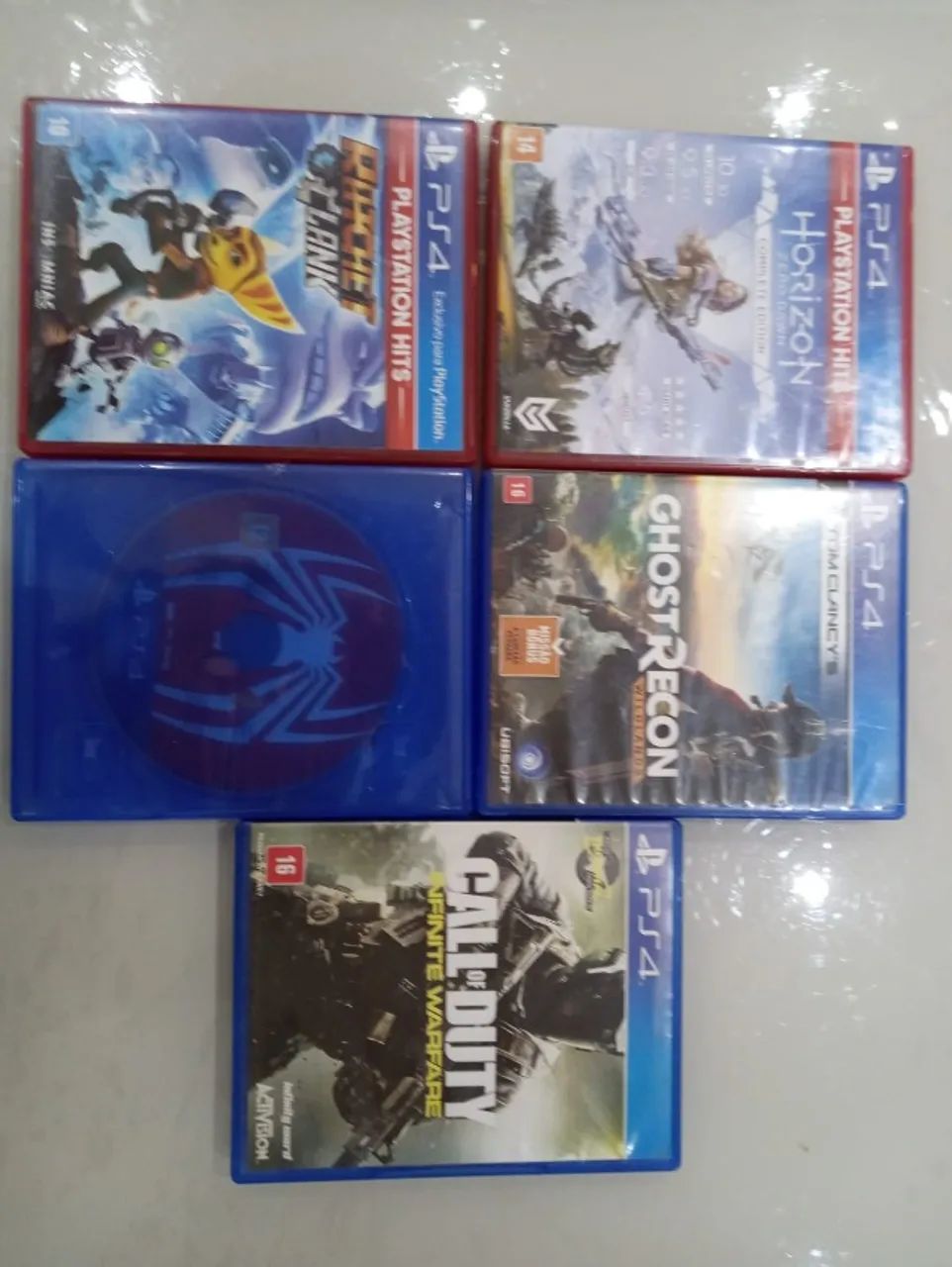 Ps4 Slim 1 Tera com 5 jogos e dois controles. - Foto 2
