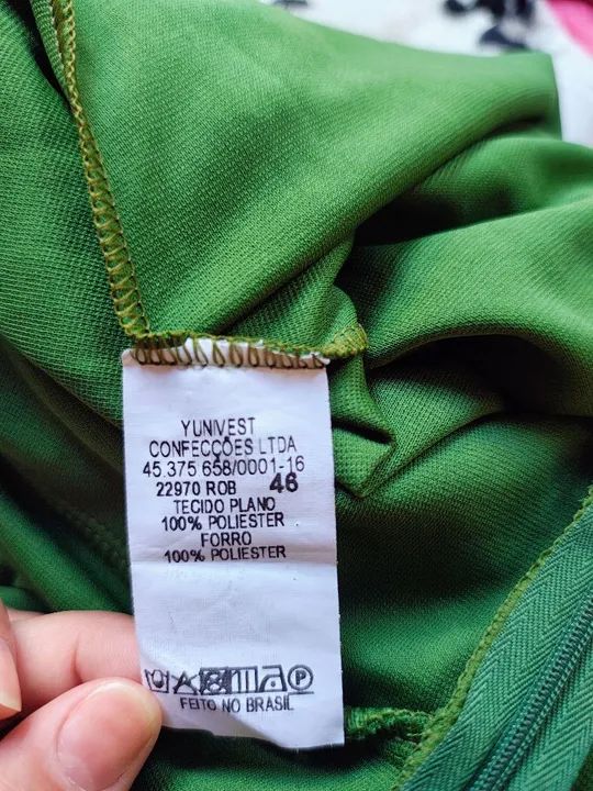 Vestido verde elegante com detalhe floral - Foto 4