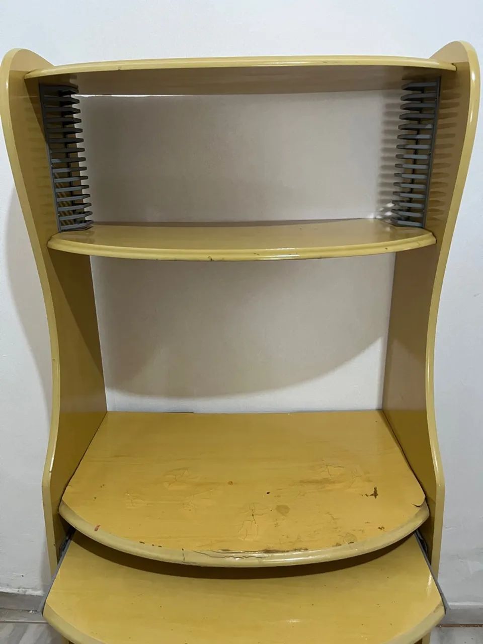 Vendo essa Escrivaninha e mesa de computador (usada, com algumas avarias). - Foto 5