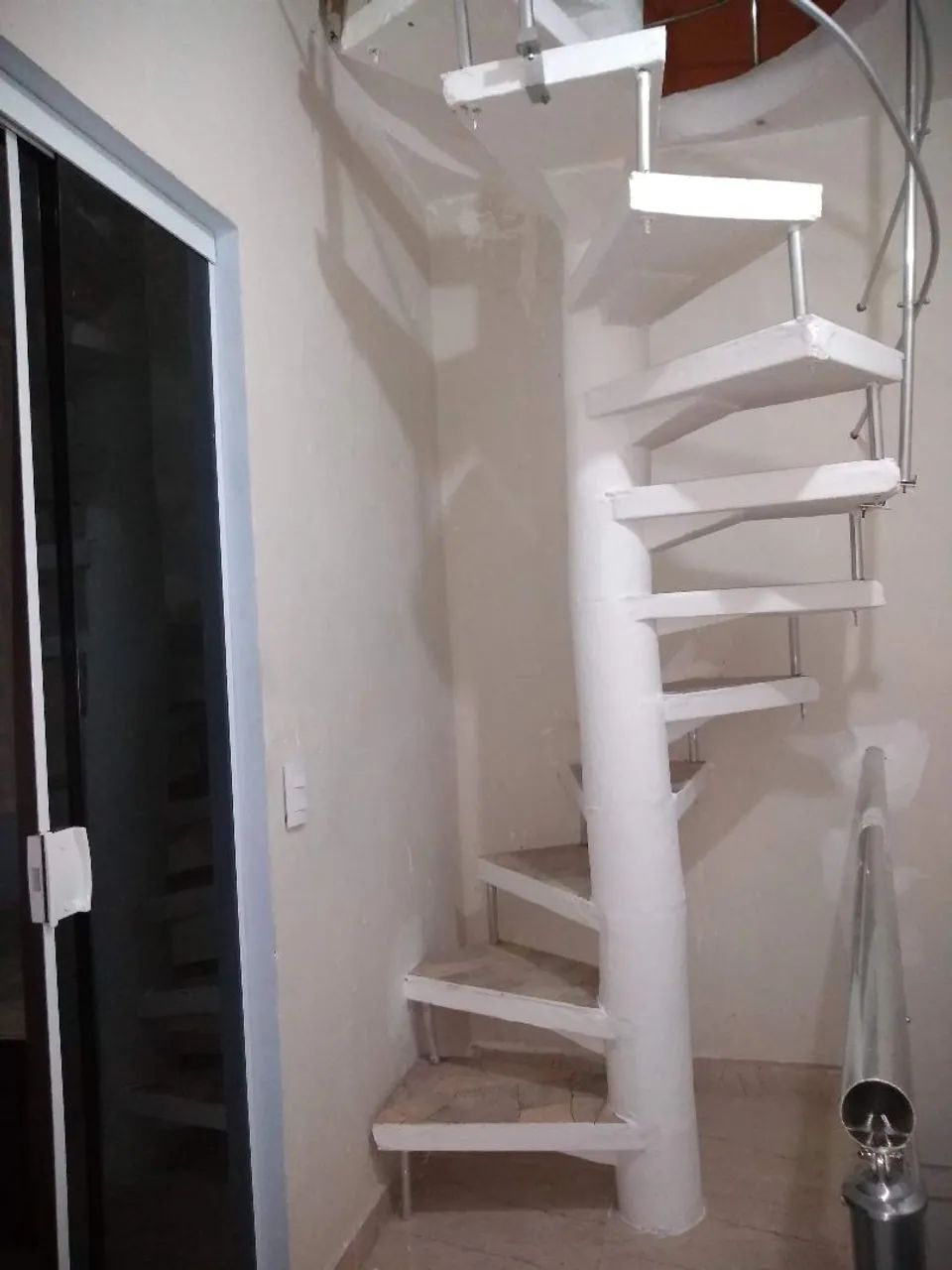 Escadas Pré Moldada e Corrimão INOX - Foto 4