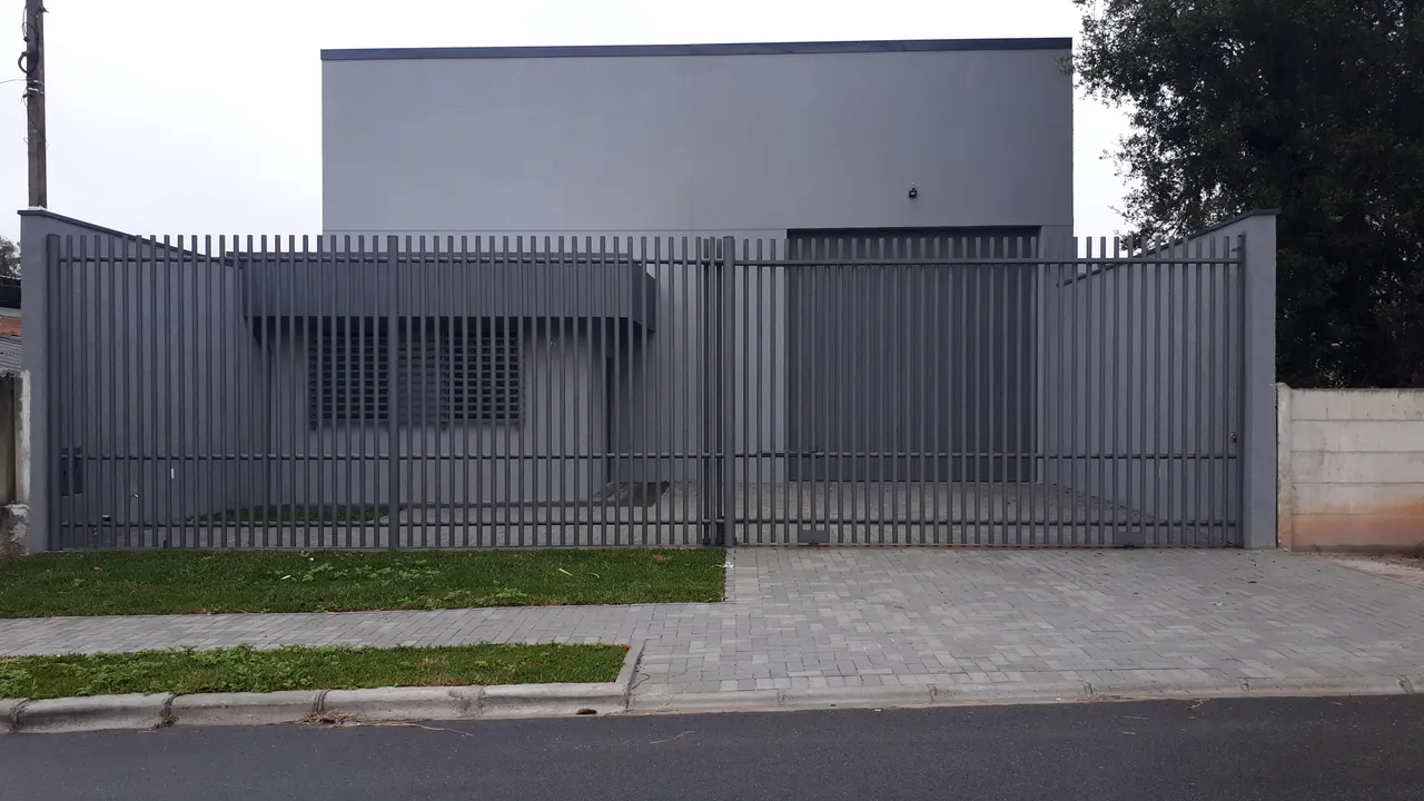 ALUGA-SE MARAVILHOSO BARRACÃO CIC 264m²