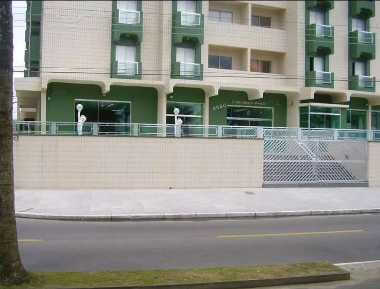 Apto. Praia Grande - Aviação de frente ao mar com garagem 